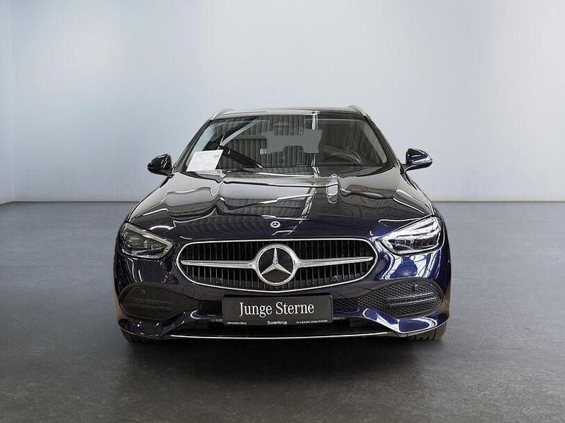 Gebraucht Mercedes C300 Avantgarde 265 PS (194 kW) 2023 Blau Limousine