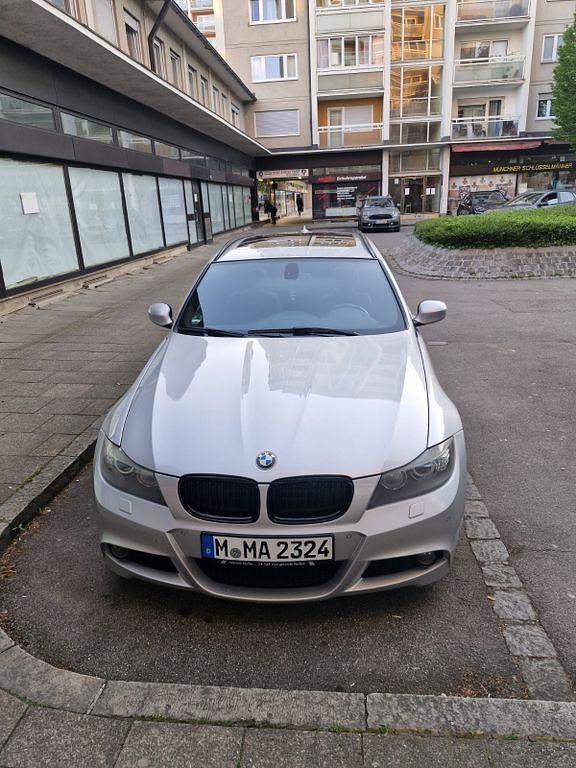 Gebraucht BMW 330 Exclusive 245 PS (180 kW) 2011 Silber Kombi