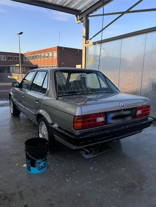 Gebraucht BMW 316 100 PS (73 kW) 1988 Silber Limousine