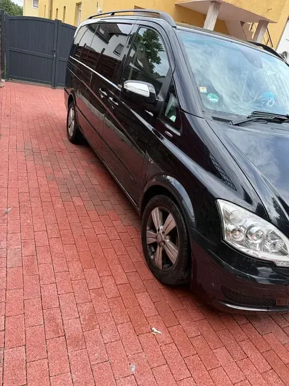 Gebraucht Mercedes Viano 224 PS (164 kW) 2011 Schwarz Van / Kleinbus
