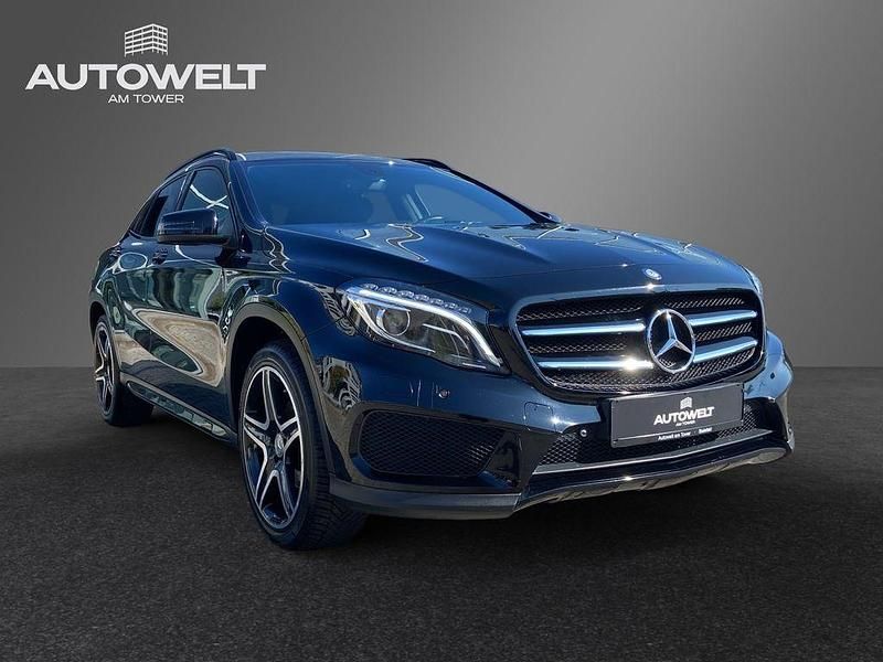 Schwarz Gebraucht 2015 Mercedes GLA200 StreetStyle SUV | 17.890 € (Etwas zu teuer) - Bild 1/4