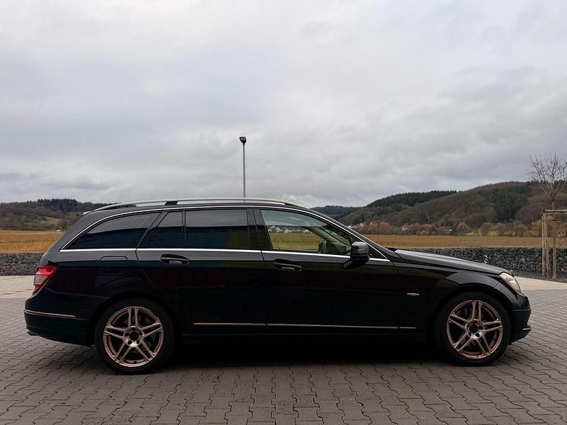Gebraucht Mercedes C350 231 PS (169 kW) 2010 Schwarz Kombi