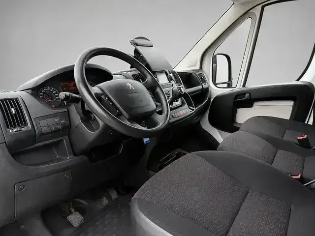 Gebraucht Peugeot Boxer 131 PS (96 kW) 2019 Weiß Van
