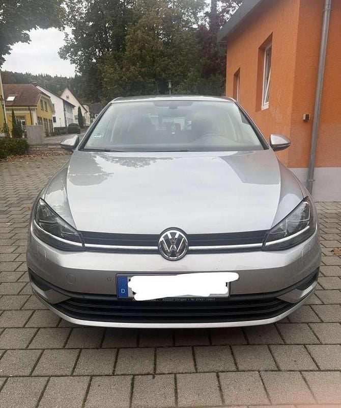 Gebraucht 2017 VW Golf VII Trendline Limousine | 8.250 € (Superpreis) - Bild 1/4