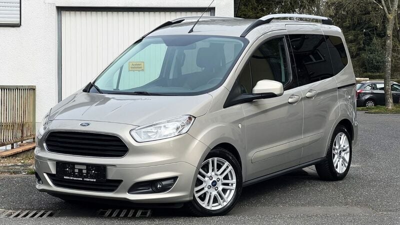 Beige Gebraucht 2018 Ford Tourneo Courier Titanium Van / Kleinbus | 7.000 € (Superpreis) - Bild 1/4