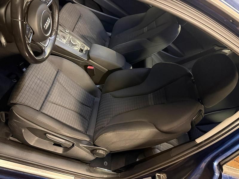 Gebraucht Audi A3 Ambiente 150 PS (110 kW) 2014 Blau Kleinwagen