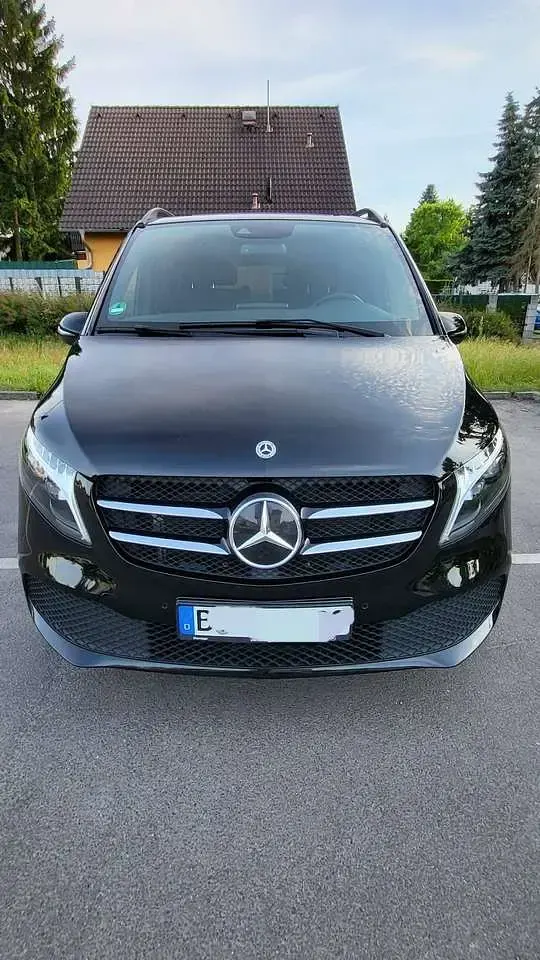 Gebraucht Mercedes V220 Edition 163 PS (119 kW) 2023 Schwarz Van / Kleinbus