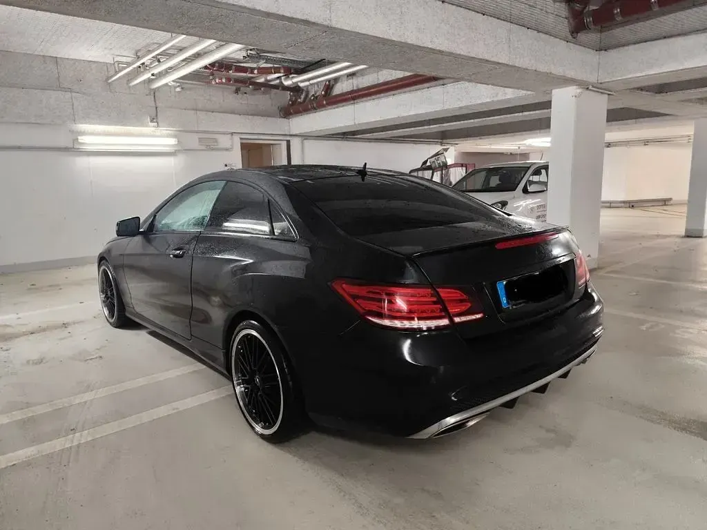 Gebraucht Mercedes E220 Sport 170 PS (125 kW) 2014 Schwarz Coupé