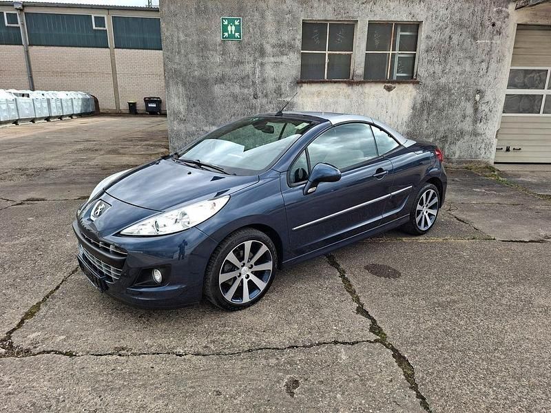 Gebraucht Peugeot 207 CC 156 PS (114 kW) 2012 Blau Cabrio