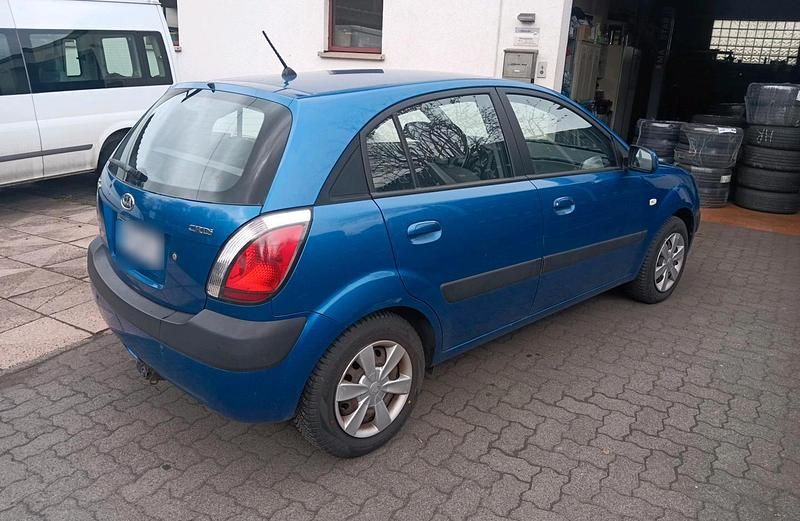 Gebraucht Kia Rio 110 PS (80 kW) 2006 Blau Kleinwagen