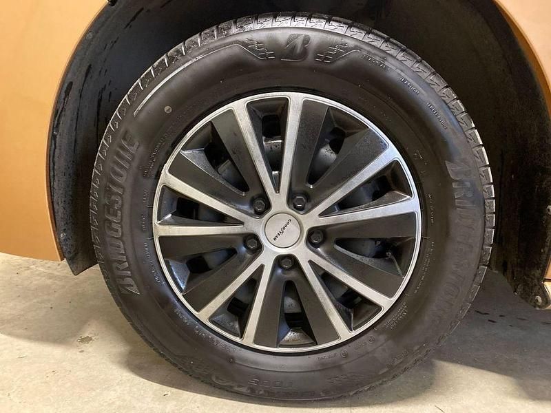 Gebraucht VW Multivan 136 PS (100 kW) 2023 Braun Van