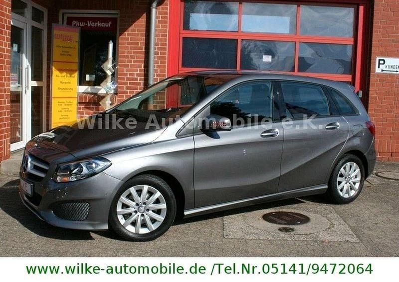 Mountaingrau Gebraucht 2015 Mercedes B220 Van / Kleinbus | 17.490 € (Fairer Preis) - Bild 1/4
