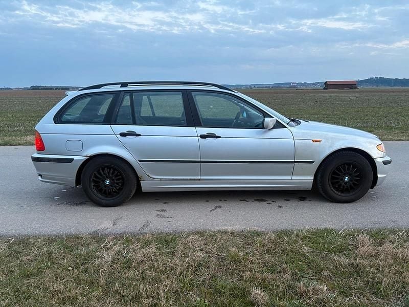 Gebraucht BMW 318 143 PS (105 kW) 2002 Grau Kombi