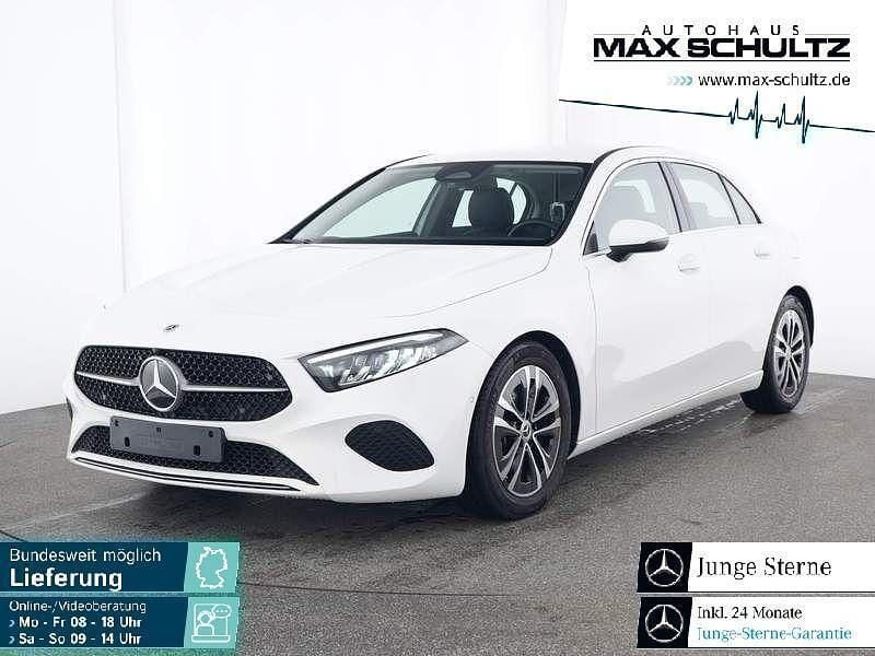 Unilack polarweiß Gebraucht 2023 Mercedes A180 Limousine | 27.880 € (Fairer Preis) - Bild 1/4