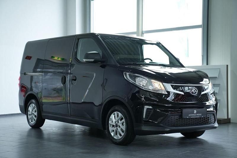 Neu Maxus eDeliver 3 117 kW (160 PS) 2025 Schwarz Van