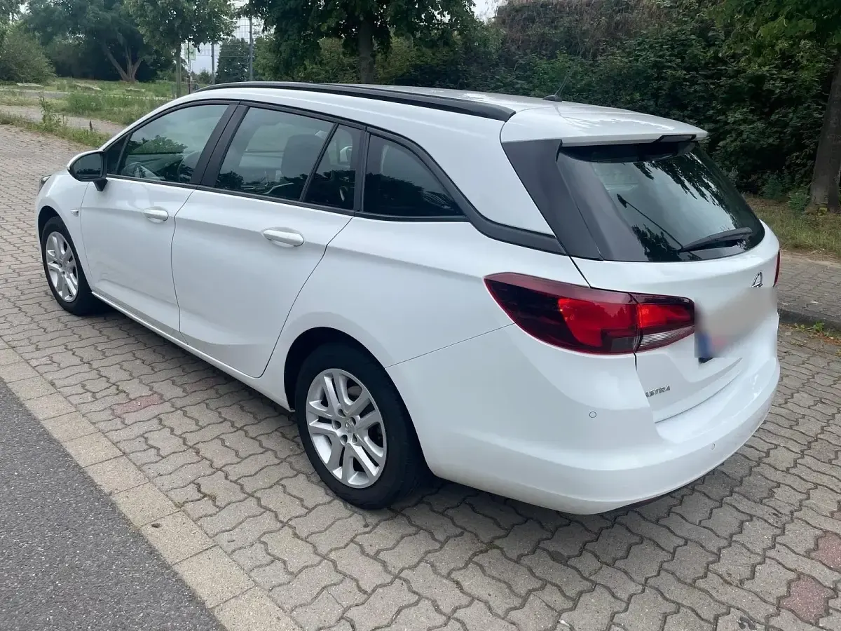 Gebraucht Opel Astra Edition 105 PS (77 kW) 2020 Weiß Kombi