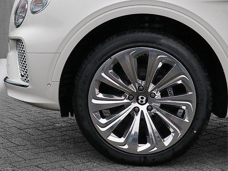 Gebraucht Bentley Bentayga 551 PS (405 kW) 2024 Weiß SUV