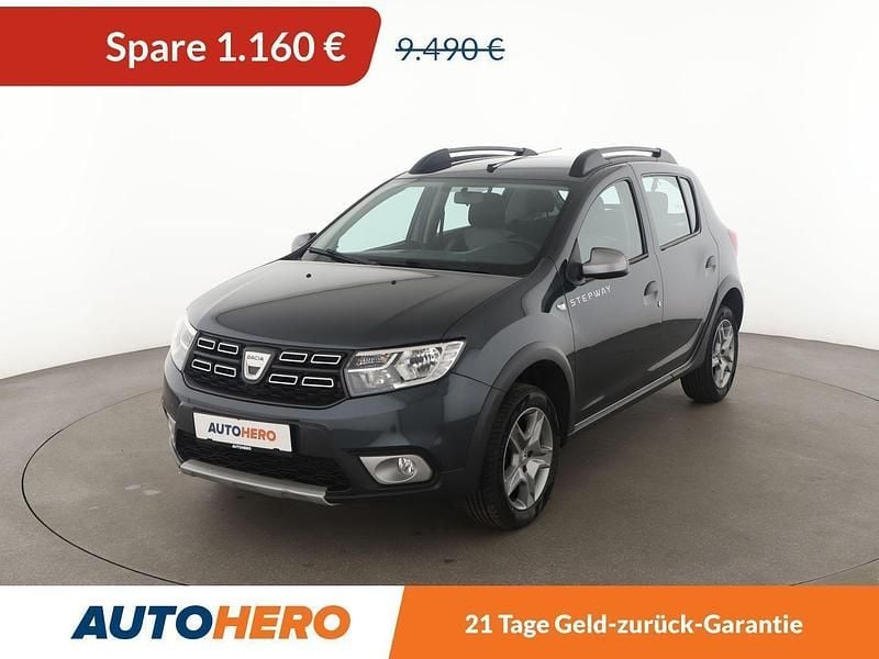 Grau Gebraucht 2018 Dacia Sandero Essentiel Kleinwagen | 8.330 € (Fairer Preis) - Bild 1/3