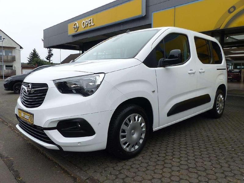 Gebraucht Opel Combo Elegance 131 PS (96 kW) 2022 Jade weiss/arktis weiss Van / Kleinbus