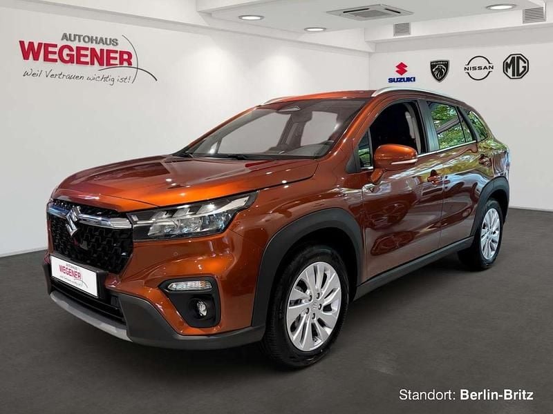 Canyon brown pearl metallic Neu 2025 Suzuki SX4 S-Cross Comfort SUV | 28.360 € (Etwas zu teuer) - Bild 1/4