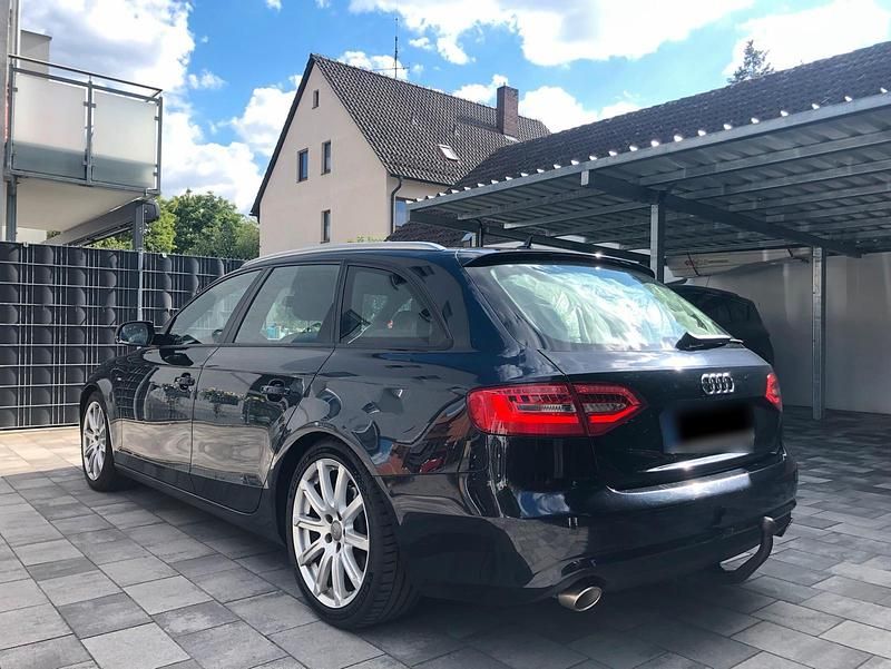 Gebraucht Audi A4 S-Line 204 PS (150 kW) 2012 Schwarz Kombi