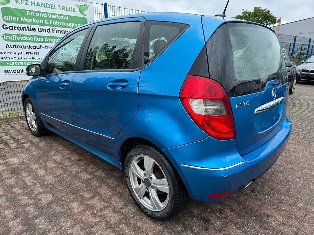 Gebraucht Mercedes A180 Avantgarde 109 PS (80 kW) 2009 Blau Limousine