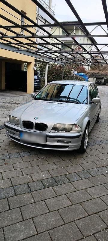 Gebraucht BMW 320 170 PS (125 kW) 2001 Silber Kombi