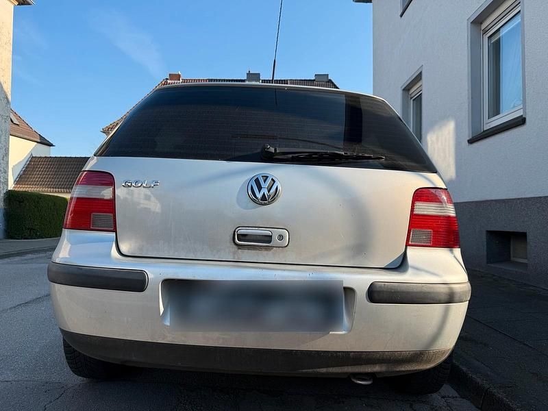Gebraucht VW Golf IV 75 PS (55 kW) 2002 Silber Kleinwagen