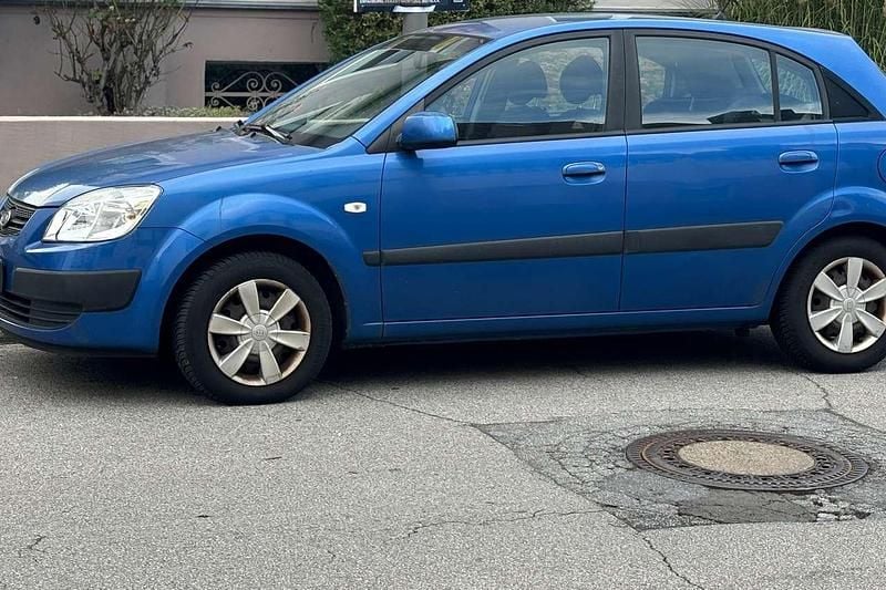 Blau Gebraucht 2006 Kia Rio Kleinwagen | 2.000 € (Fairer Preis) - Bild 1/1