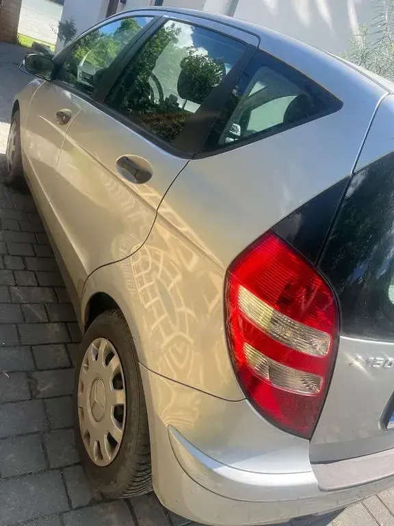 Gebraucht Mercedes A150 Classic 95 PS (69 kW) 2006 Silber Van / Kleinbus