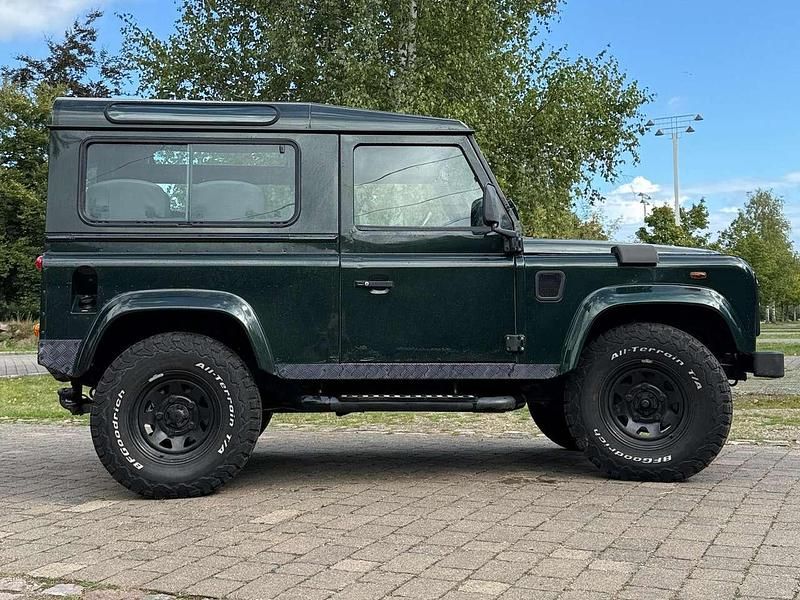 Gebraucht Land Rover Defender 122 PS (89 kW) 2002 Grün SUV
