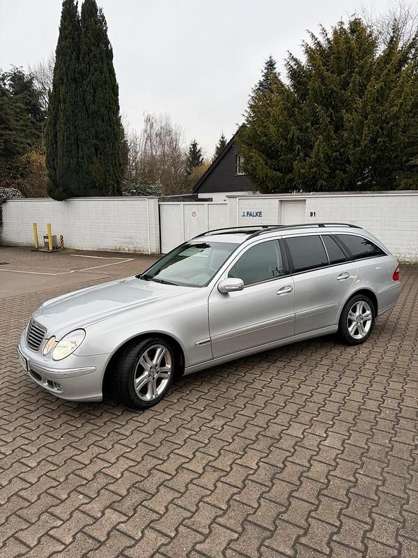 Gebraucht Mercedes E320 Elegance 224 PS (164 kW) 2004 Silber Kombi