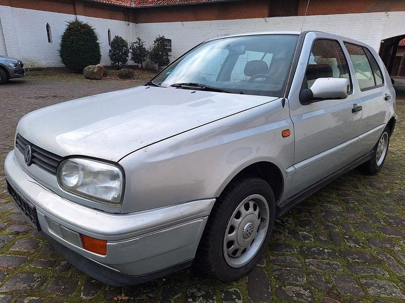 Silber Gebraucht 1996 VW Golf Limousine | 2.450 € (Fairer Preis) - Bild 1/4