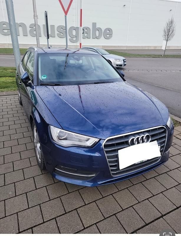 Gebraucht Audi A3 92 PS (67 kW) 2016 Blau Kleinwagen