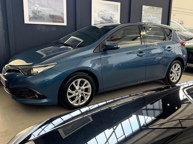Gebraucht Toyota Auris Edition-S 116 PS (85 kW) 2017 Blau Limousine