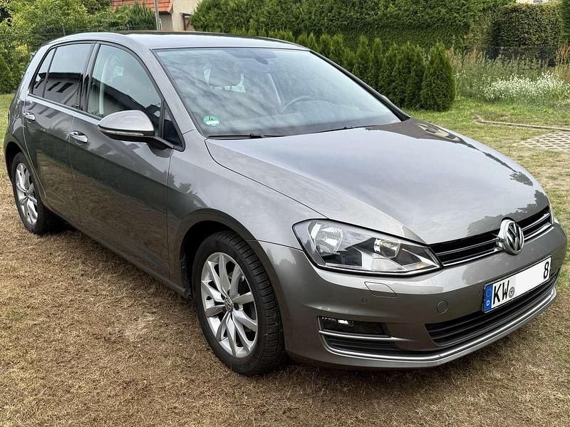 Grau Gebraucht 2016 VW Golf VII Allstar Limousine | 12.750 € (Etwas zu teuer) - Bild 1/4