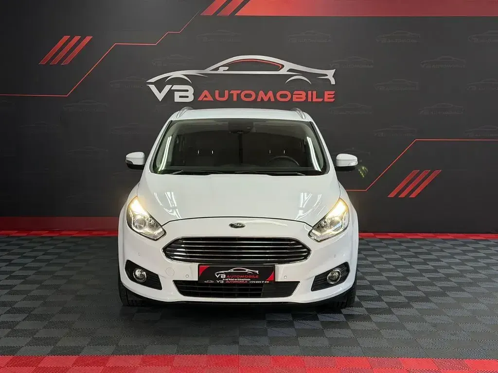 Gebraucht Ford S-MAX Titanium 150 PS (110 kW) 2018 Weiß Van / Kleinbus
