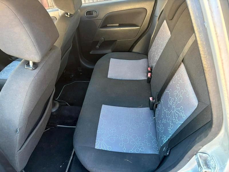 Gebraucht Ford Fiesta 80 PS (58 kW) 2007 Silber Kleinwagen