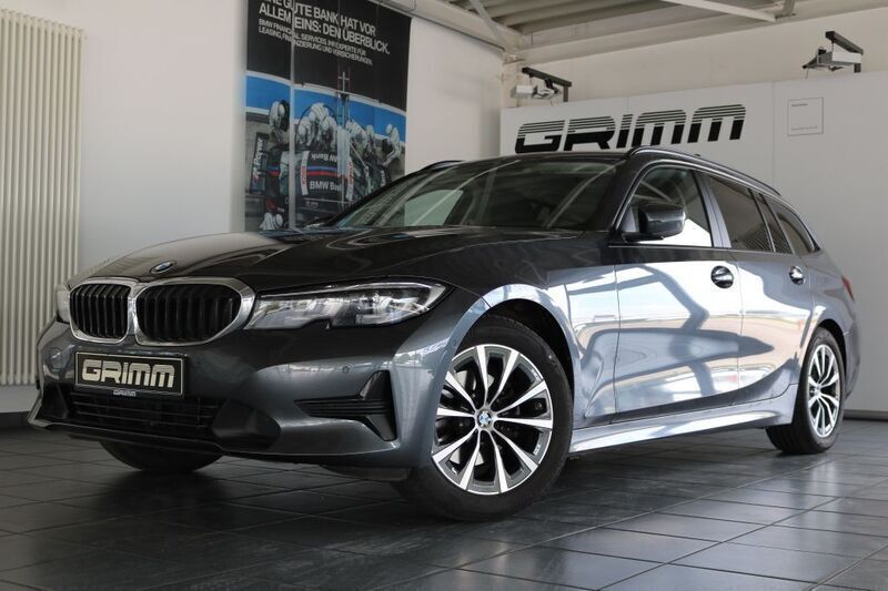 Grau Gebraucht 2022 BMW 320 Kombi | 31.500 € (Fairer Preis) - Bild 1/4