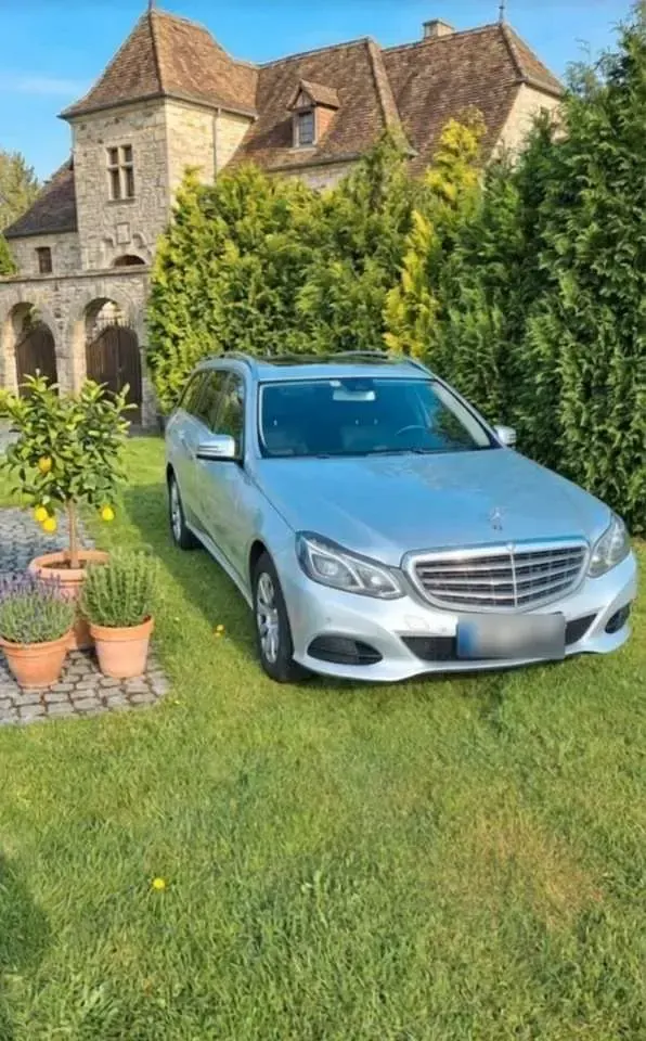 Gebraucht Mercedes E250 204 PS (150 kW) 2015 Silber Kombi