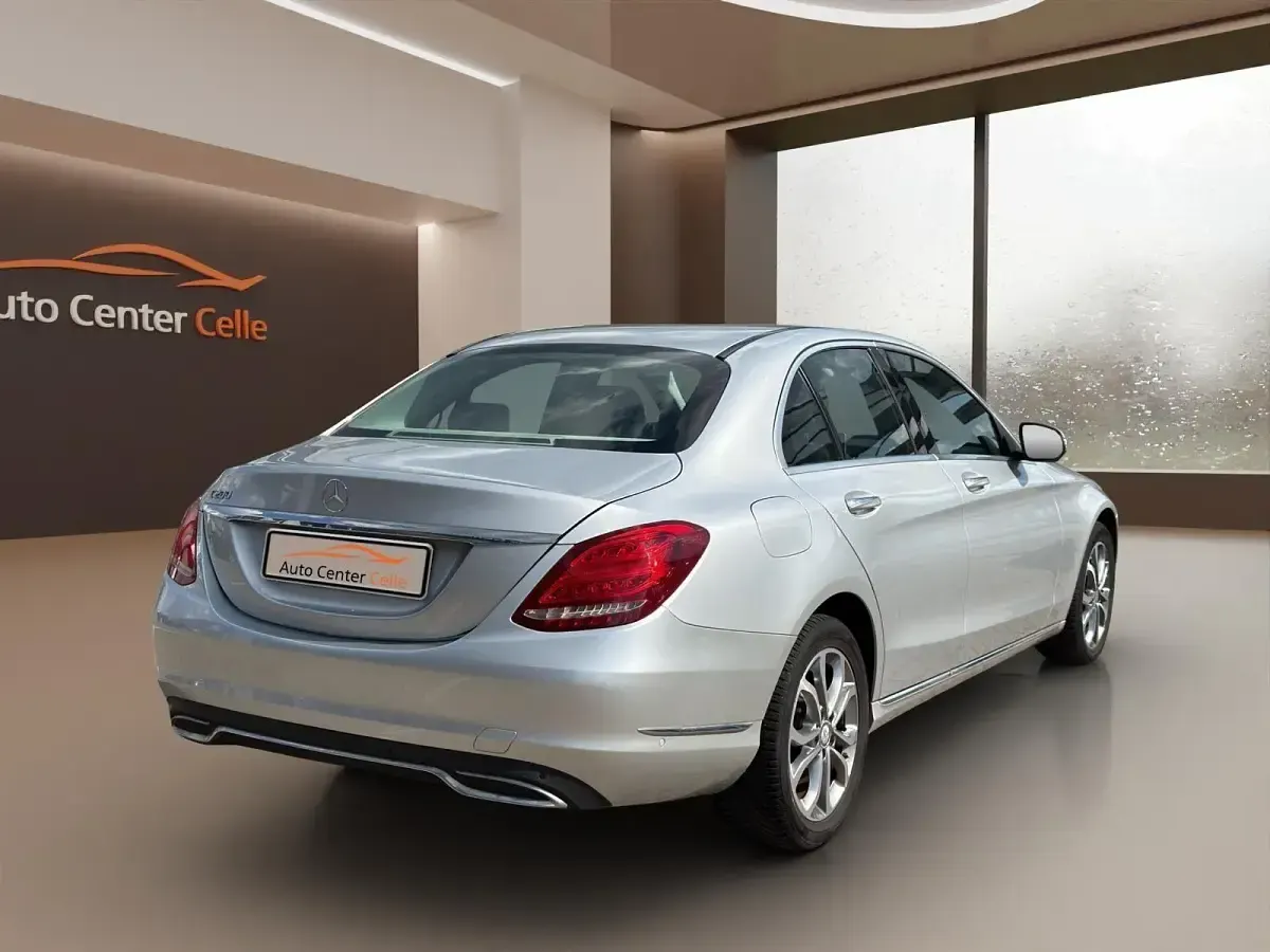 Gebraucht Mercedes C200 184 PS (135 kW) 2014 Silber Limousine