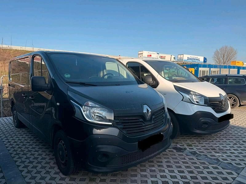 Gebraucht Renault Trafic 90 PS (66 kW) 2015 Schwarz Van / Kleinbus