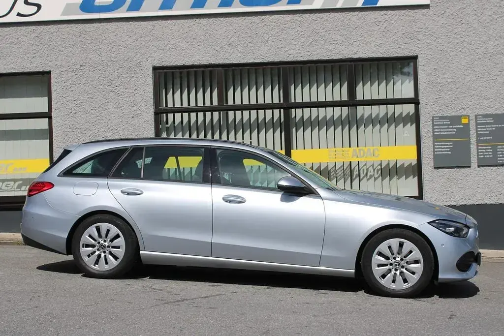 Gebraucht Mercedes C220 200 PS (147 kW) 2022 Silber Limousine