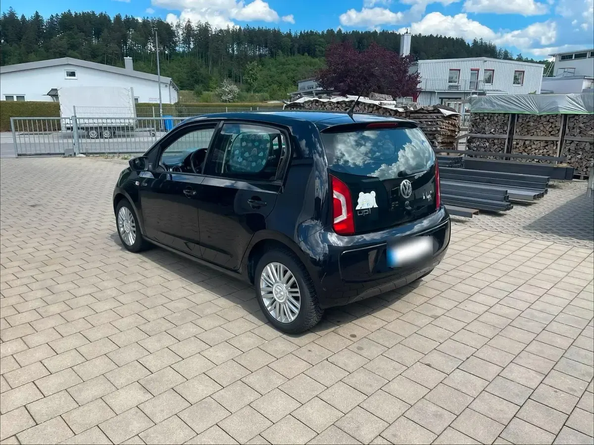 Używany VW up! Cup 60 KM (44 kW) 2014 Czarny Hatchback