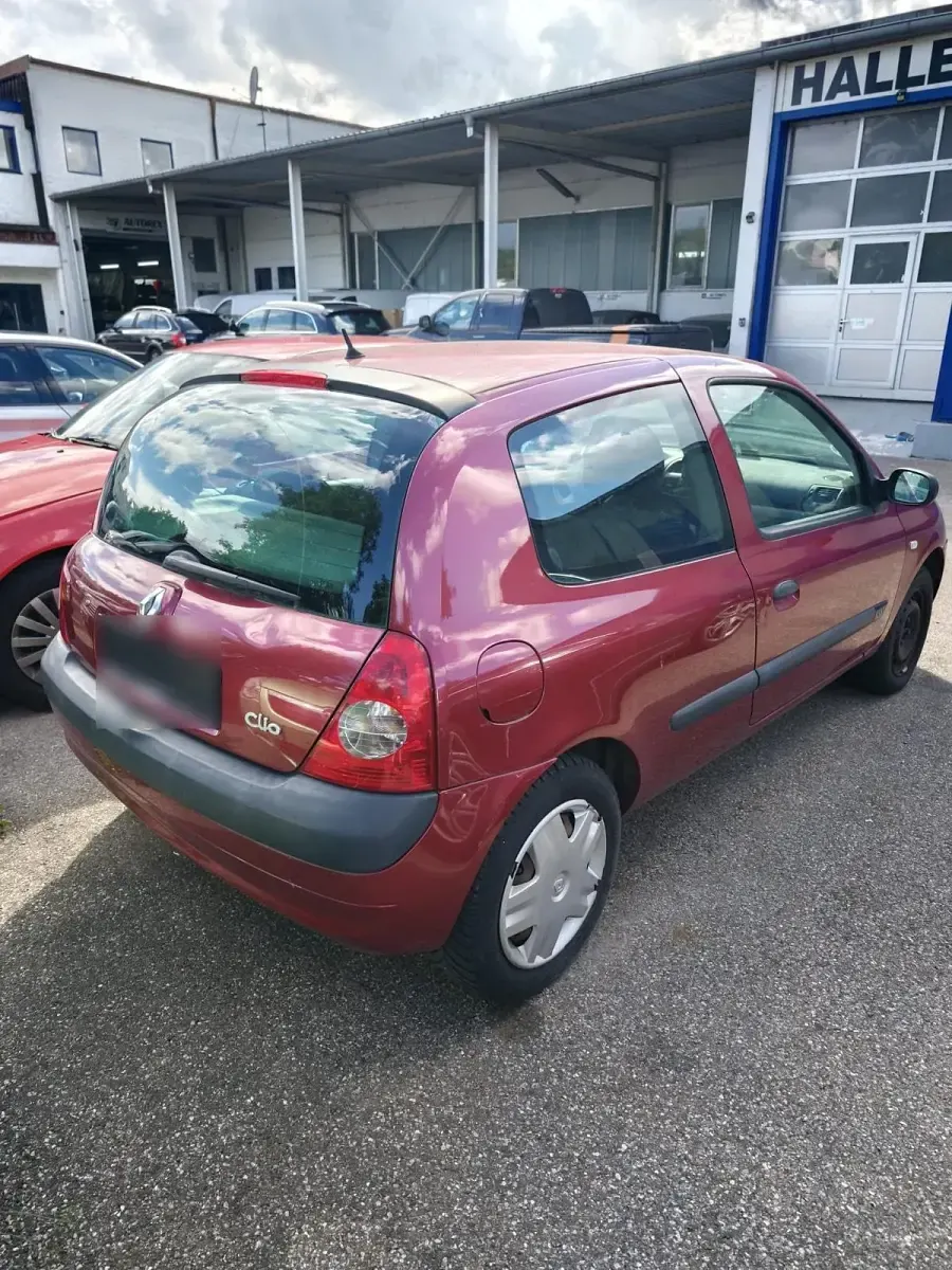 Gebraucht Renault Clio II 75 PS (55 kW) 2003 Rot Kleinwagen