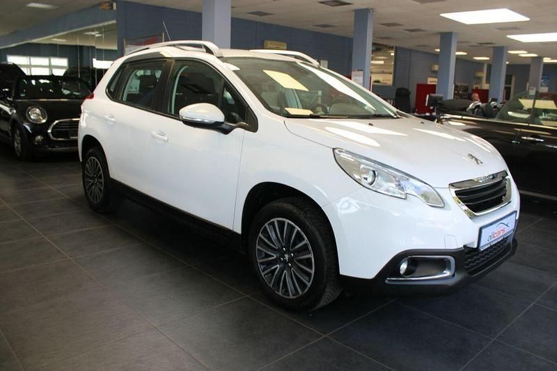 Weiß Gebraucht 2016 Peugeot 2008 Active SUV | 10.780 € (Fairer Preis) - Bild 1/4
