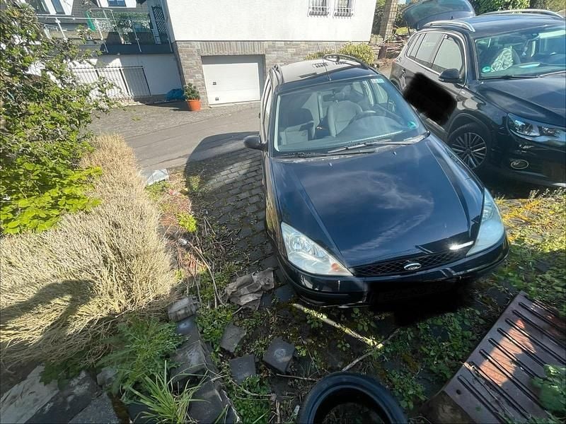 Usata Ford Focus 100 CV (73 kW) 2002 Nero Station wagon
