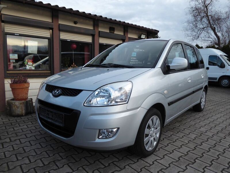 Silber Gebraucht 2009 Hyundai Matrix Comfort Van / Kleinbus | 4.850 € (Teuer) - Bild 1/4
