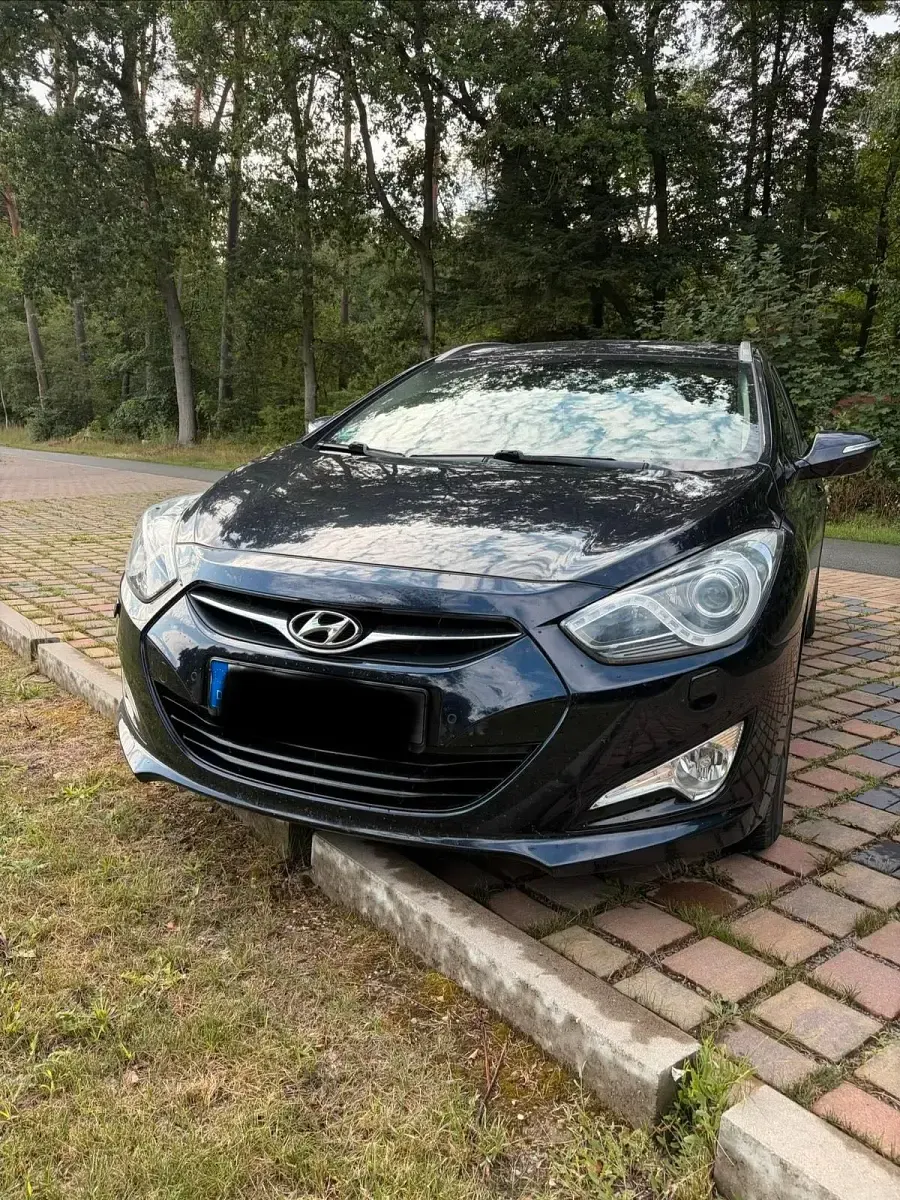 Gebraucht Hyundai i40 136 PS (100 kW) 2013 Blau Kombi