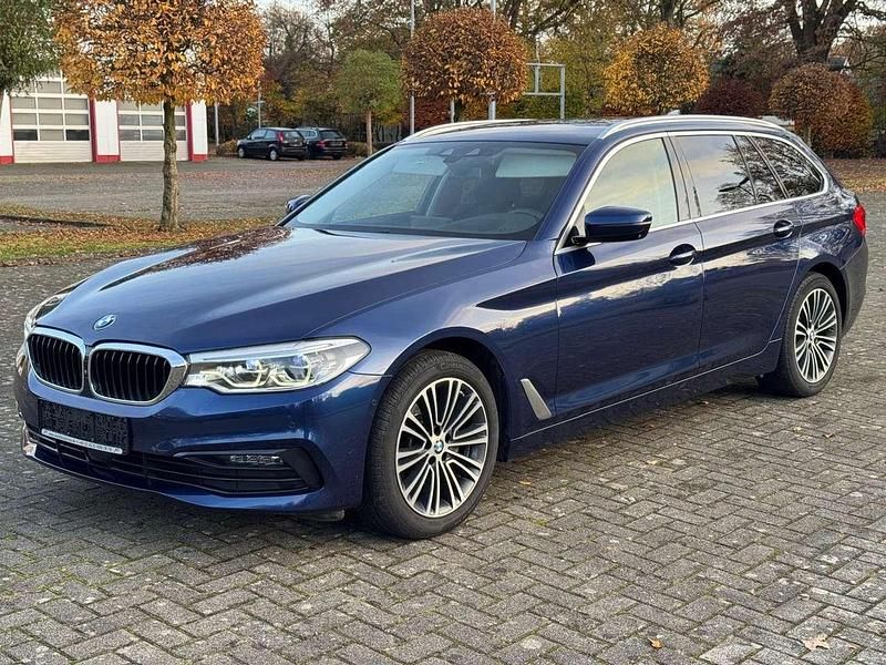 Blau Gebraucht 2018 BMW 520 Sport Line Kombi | 23.890 € (Fairer Preis) - Bild 1/4